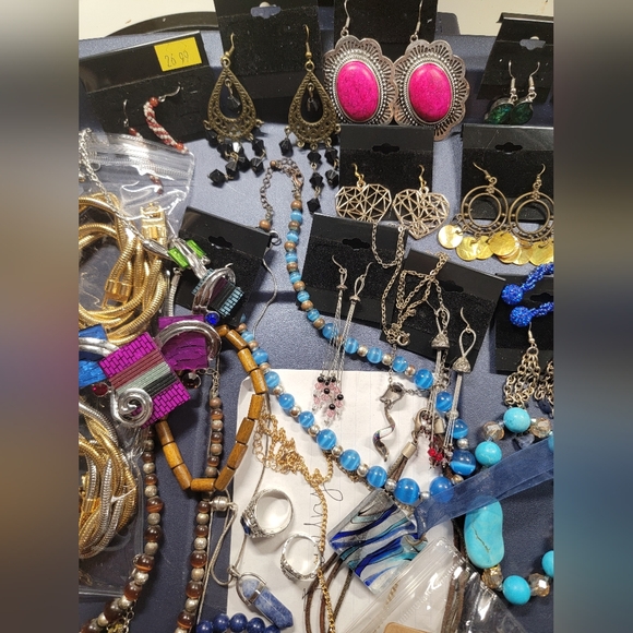 Not So Mystery Jewelry Envelope 1 piece of Jewelry pictured in ea envelope. - Picture 15 of 16